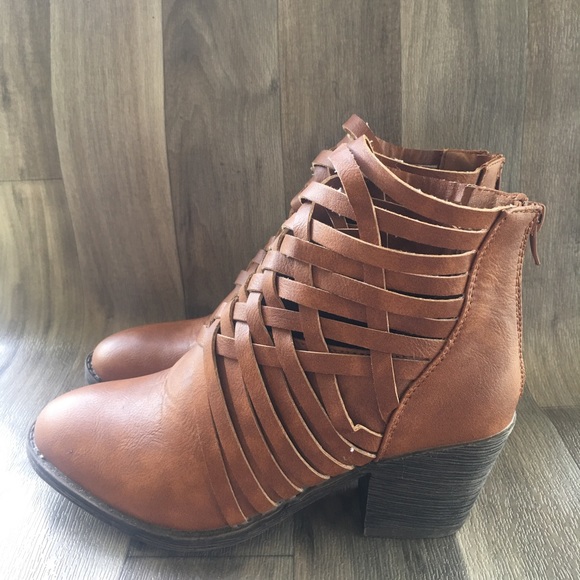 Rue21 size 7/8 medium shoe - Picture 2 of 7